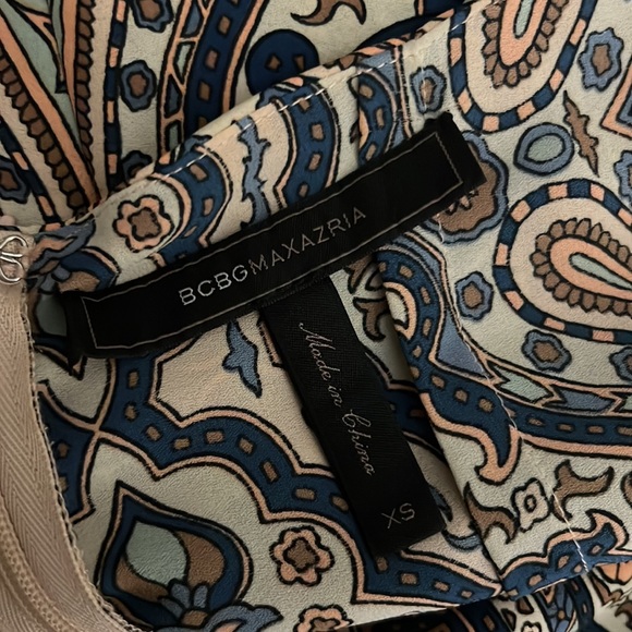 BCBGMAXAZRIA Blue & Pink Paisley Draped Front Romper XS - Picture 10 of 11